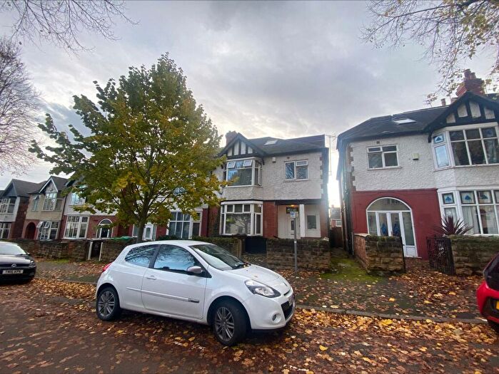 7 Bedroom House To Rent In Harlaxton Drive, Nottingham, NG7