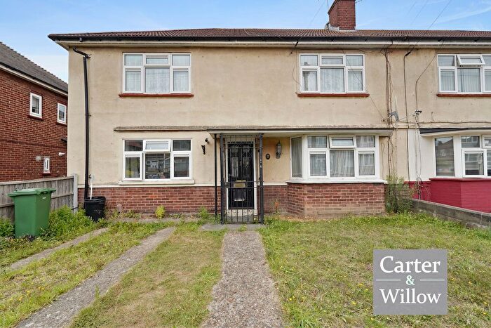 2 Bedroom Maisonette For Sale In Laneside Avenue, Dagenham, RM8