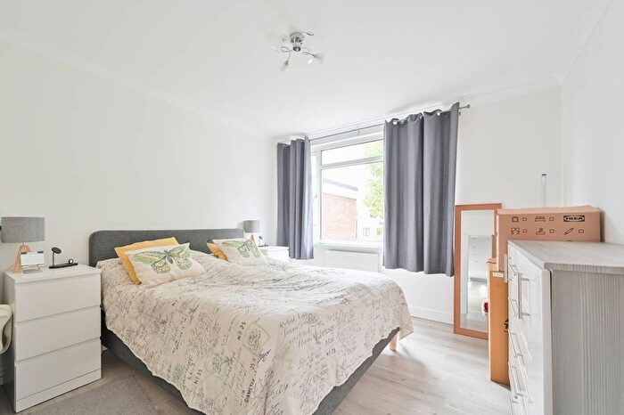 3 Bedroom Flat To Rent In Stratford Road, Watford, WD17