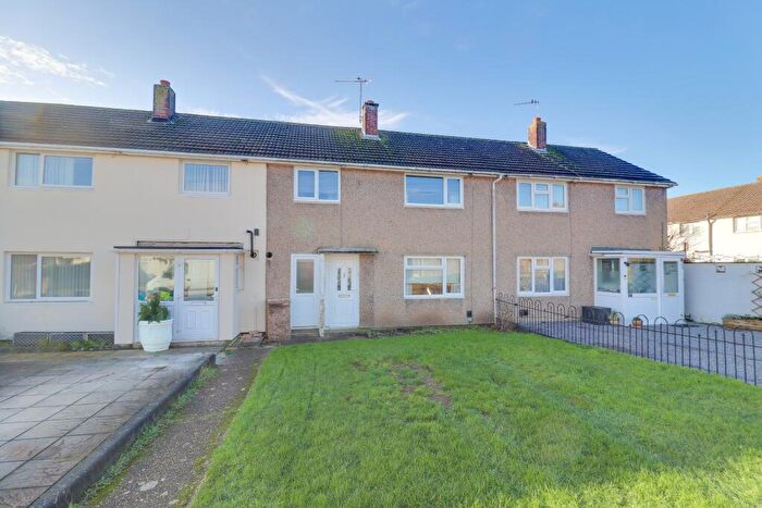 3 Bedroom Terraced House For Sale In Grateley Close, Weston, SO19