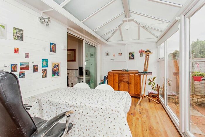 2 Bedroom Semi-Detached Bungalow For Sale In Rayleigh Avenue, Leigh-On-Sea, SS9