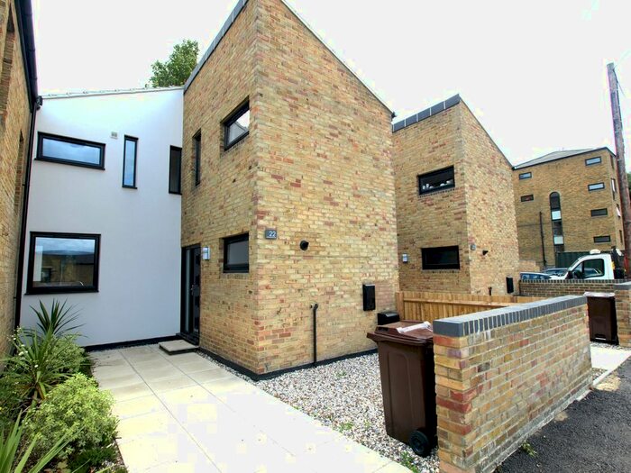 3 Bedroom Terraced House To Rent In Princess Mary Avenue, Chatham, ME4