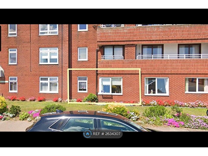 2 Bedroom Flat To Rent In Landguard Court, Felixstowe, IP11