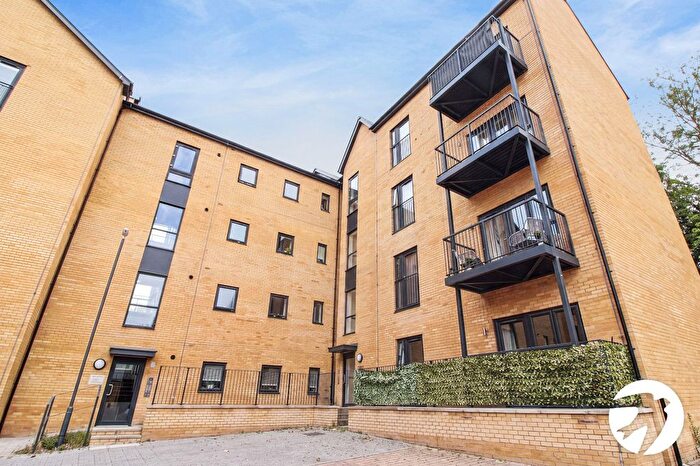 1 Bedroom Flat To Rent In Bazley Close, Swanscombe, Kent, DA10