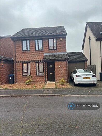 3 Bedroom Detached House To Rent In Chasewood Avenue, Enfield, EN2