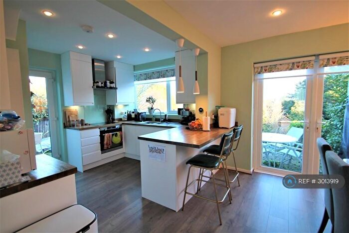 3 Bedroom Semi-Detached House To Rent In East View, Barnet, EN5