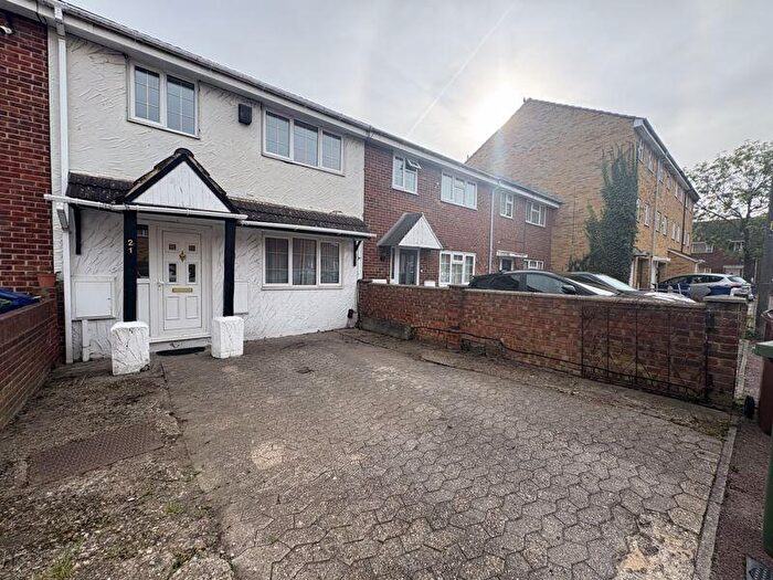 3 Bedroom Terraced House For Sale In Dent Close, South Ockendon, RM15