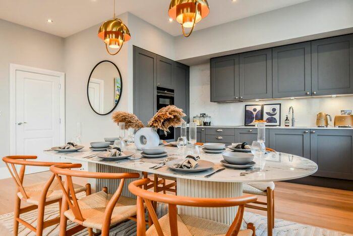 2 Bedroom Flat To Rent In The Grand Apartments, SS9