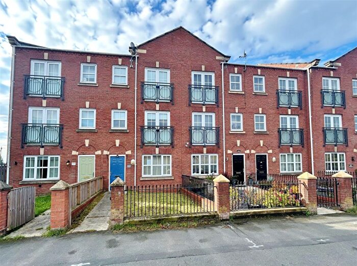 4 Bedroom Terraced House For Sale In Ousegate, Selby, YO8
