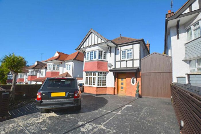 3 Bedroom Detached House To Rent In Elliot Road, London, NW4