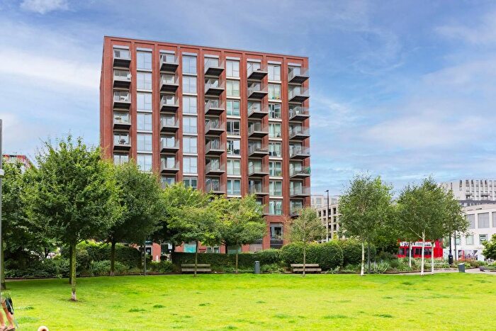 Studio For Sale In Pendant Court, Silvertown, London, E16