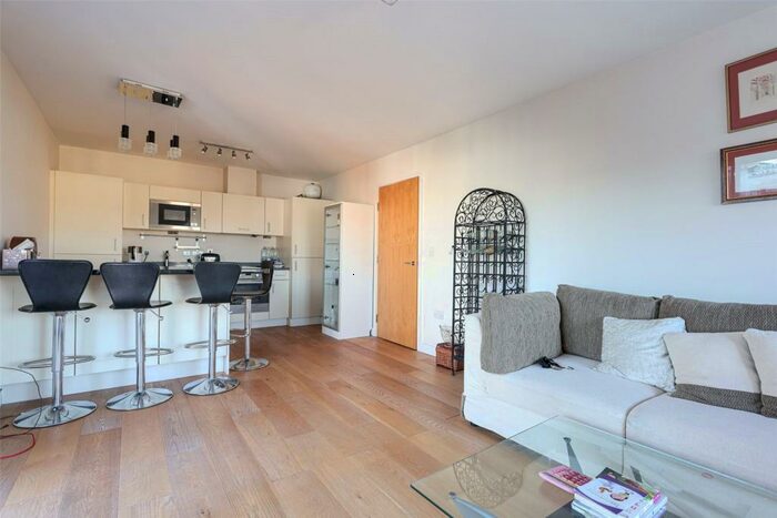 2 Bedroom Apartment For Sale In Heritage Avenue, Colindale, NW9