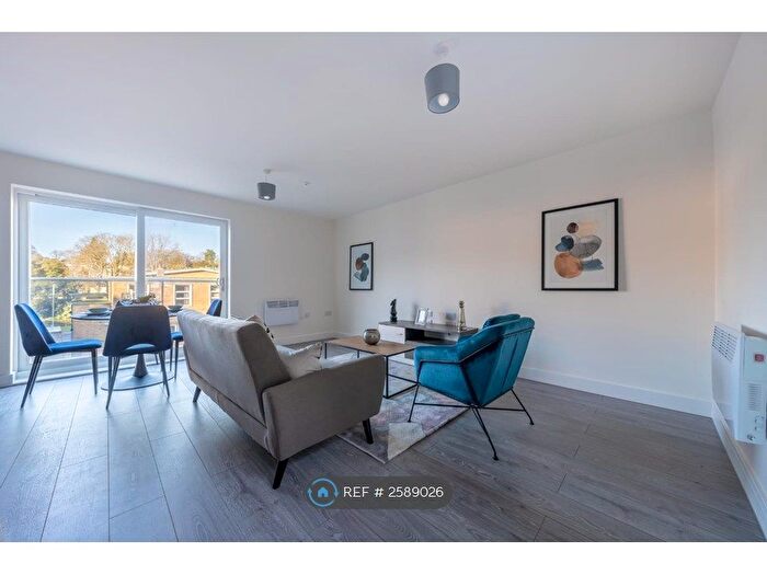 2 Bedroom Flat To Rent In Vivian Court, Hemel Hempstead, HP1