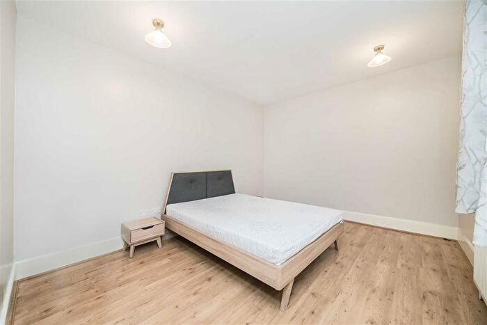 Studio To Rent In Queen's Gate, London, SW7