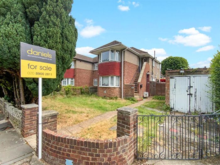 2 Bedroom Maisonette For Sale In Fernwood Avenue, Wembley, HA0