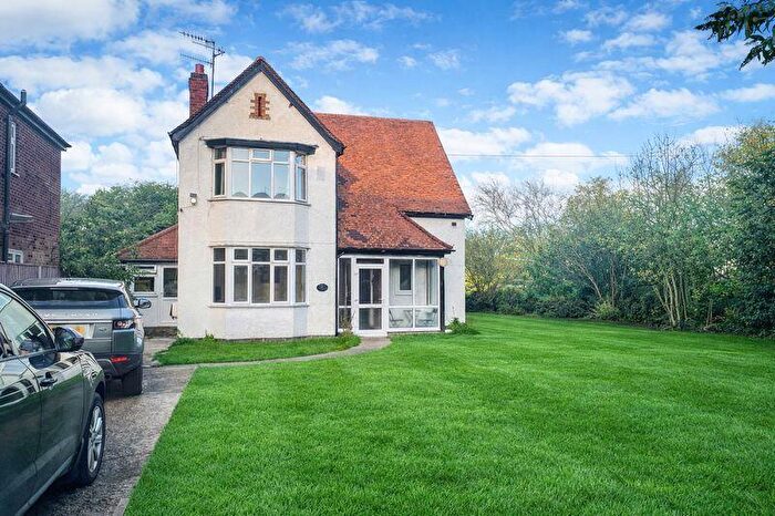 6 Bedroom Detached House For Sale In Broughton Road, Banbury, OX16