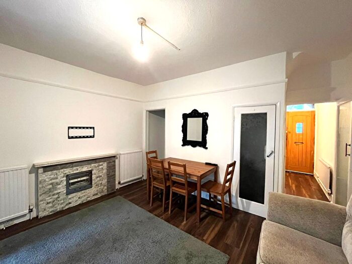 4 Bedroom Terraced House To Rent In Wedderburn Road, Barking, IG11