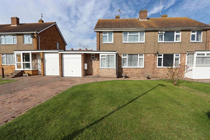 3 Bedroom House To Rent In Gosford Way, Polegate, BN26