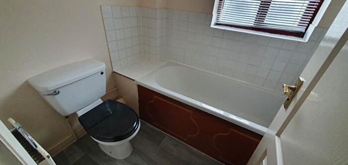 1 Bedroom End Of Terrace House To Rent In Groundsel Close, Walnut Tree, Milton Keynes, MK7