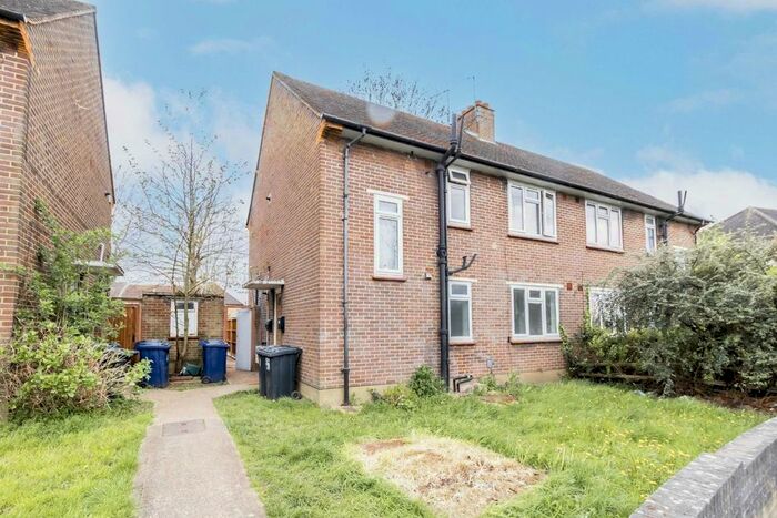 1 Bedroom Flat To Rent In Gifford Gardens, London, W7