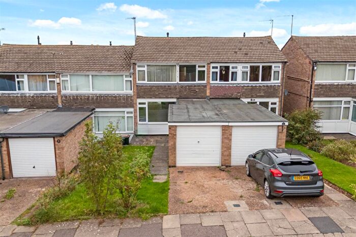 3 Bedroom Terraced House For Sale In Langton Close, CV3