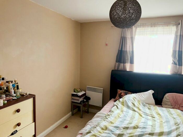 2 Bedroom Apartment To Rent In Alma Road, Banbury, Oxon, OX16