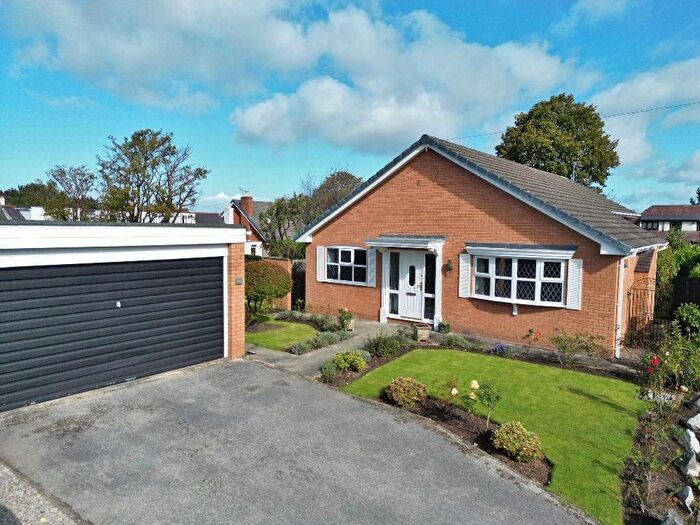 3 Bedroom Detached Bungalow For Sale In Topgate Close, Heswall, CH60