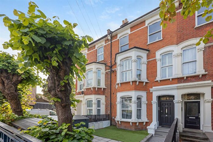 2 Bedroom Flat For Sale In York Grove, London, SE15