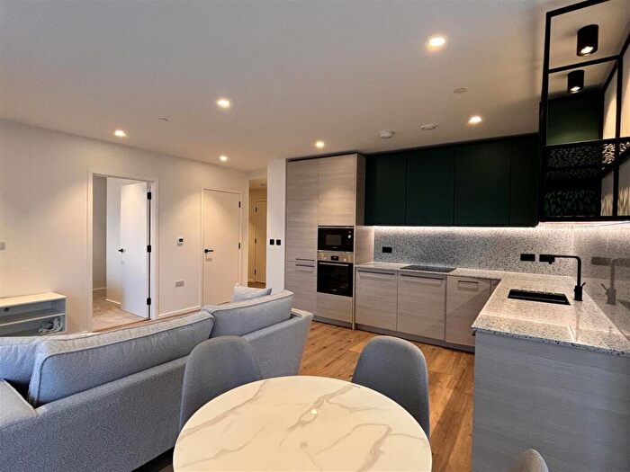 2 Bedroom Apartment To Rent In Iris House, Poplar Riverside, E14