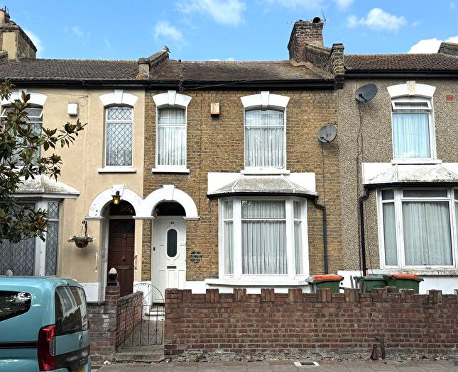 3 Bedroom Terraced House For Sale In West Road, Stratford, E15