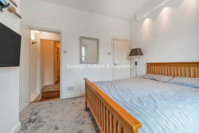 2 Bedroom Semi-Detached House For Sale In Lancaster Road, East Barnet, EN4