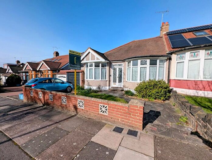 3 Bedroom Semi-Detached Bungalow For Sale In Merrivale Avenue, Ilford, IG4