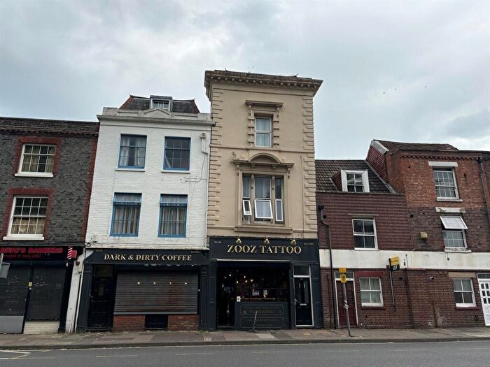 1 Bedroom Flat For Sale In Queen Street, Portsmouth, PO1