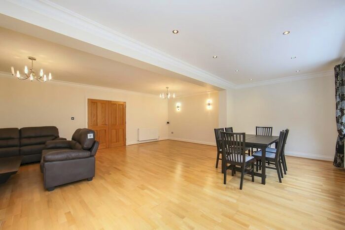 5 Bedroom Detached House To Rent In Ashbourne Road, Ealing, W5