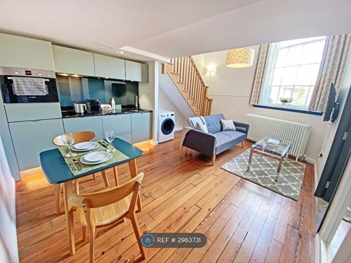 1 Bedroom Flat To Rent In Mcdonald Road, Edinburgh, EH7