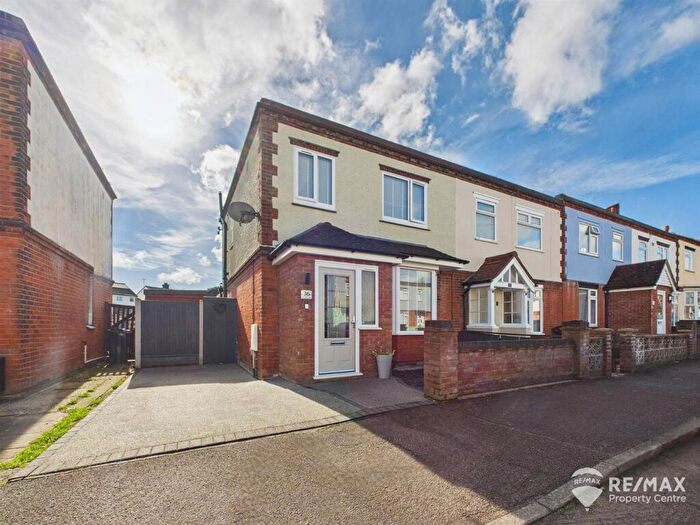3 Bedroom Semi-Detached House For Sale In Grafton Road, Harwich, CO12
