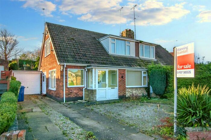 3 Bedroom Semi-Detached House For Sale In Windmill Grove, Tadcaster, LS24