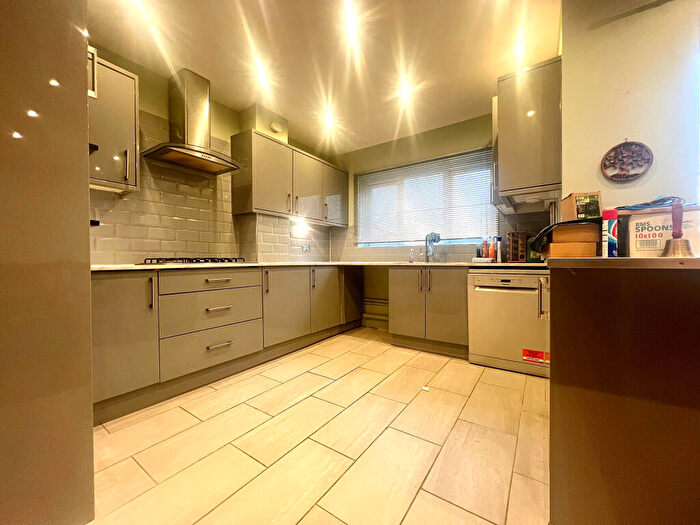 4 Bedroom House To Rent In Lockwell Road, Dagenham, RM10