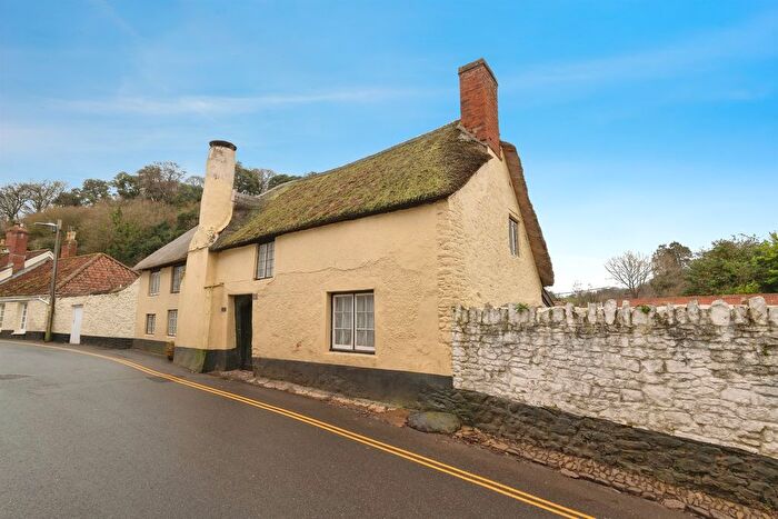 2 Bedroom Cottage For Sale In West Street, Dunster, Minehead, TA24