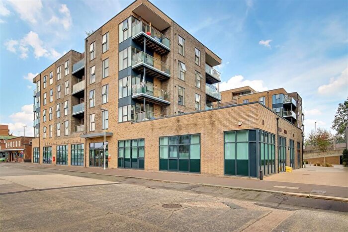 2 Bedroom Flat For Sale In The Causeway, Goring-By-Sea, Worthing, BN12