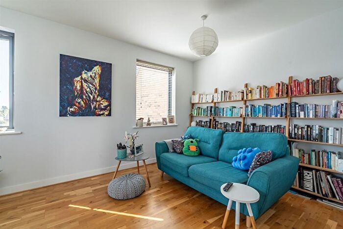 5 Bedroom End Terrace House For Sale In Lotherington Avenue, Derwenthorpe, York, YO10
