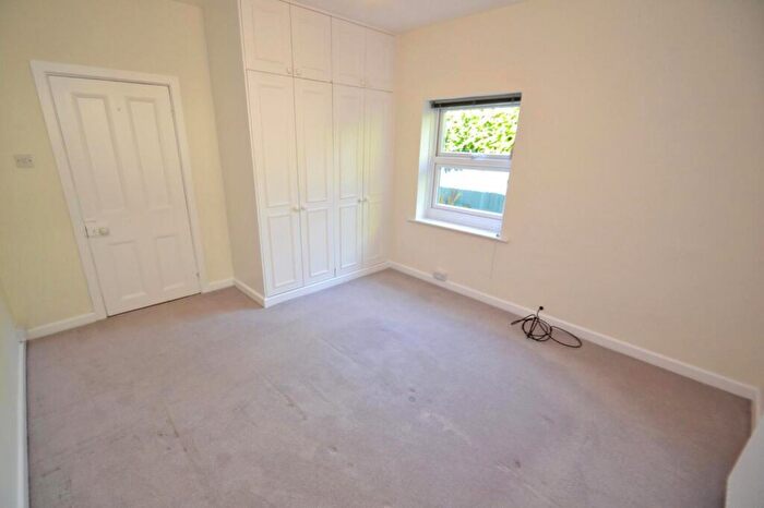 2 Bedroom Flat To Rent In Broadstone, BH18