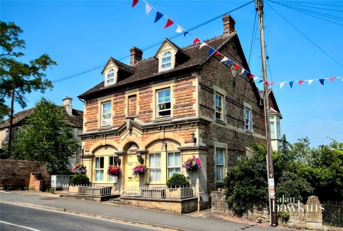 1 Bedroom Flat To Rent In High Street, Purton, SN5