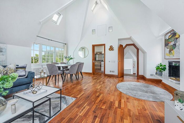 3 Bedroom Flat To Rent In Hampstead Hill Gardens, Hampstead, NW3