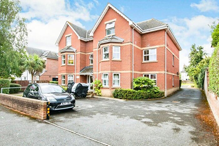 2 Bedroom Flat For Sale In Lowther Road, Bournemouth, BH8