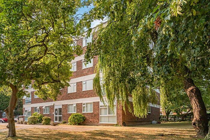 2 Bedroom Flat For Sale In Langham Gardens, West Ealing, Ealing, W13