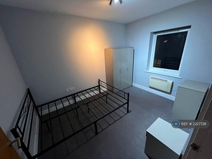 2 Bedroom Flat To Rent In Georgia Avenue, Manchester, M20
