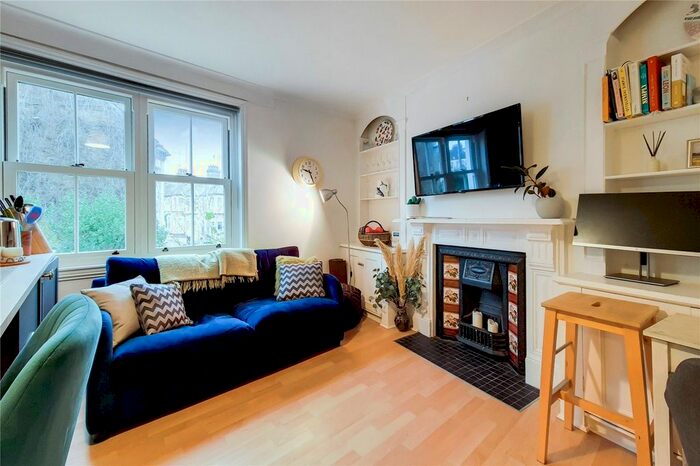 1 Bedroom Flat To Rent In Taybridge Road, Clapham Common, SW11