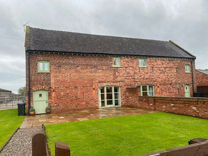 3 Bedroom Barn To Rent In High Trees, Moston, CW11