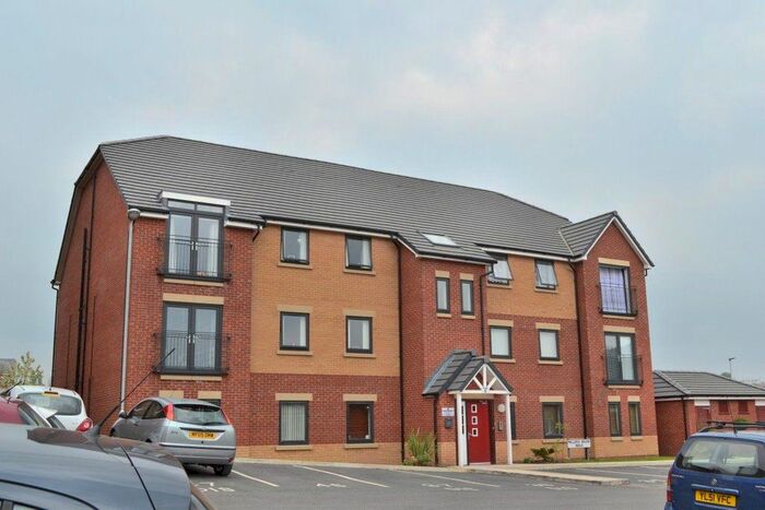 2 Bedroom Flat To Rent In Millers Brow Walk, Manchester, M9